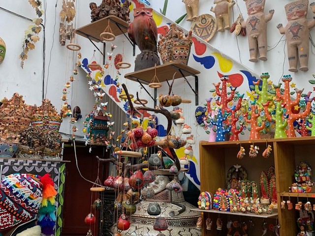 Mercado Artesanal in Lima