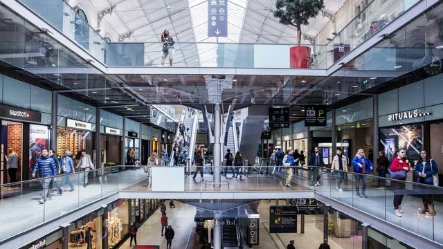 Saint Lazare Shopping Center Paris