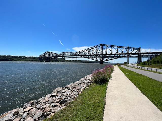 what are the tourist attractions in Quebec City