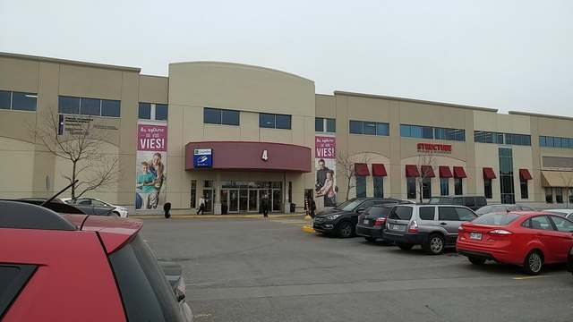 malls in Quebec Canada