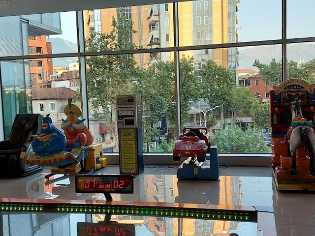 Toptani Mall in Tirana