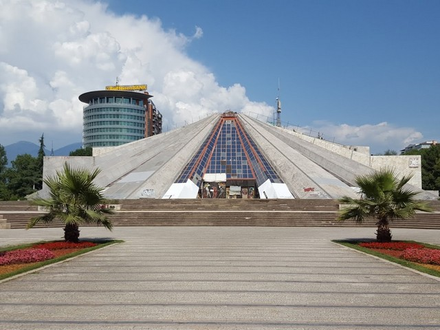 squares in Tirana