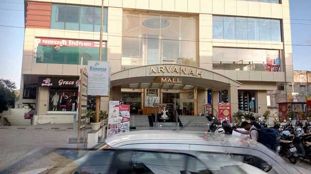 famous shopping malls in Udaipur
