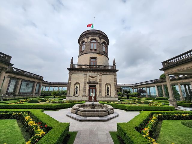palaces in Mexico City