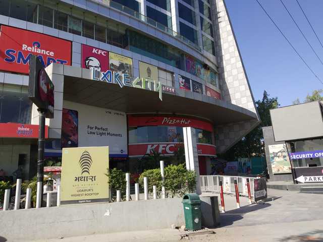 shopping mall in Udaipur