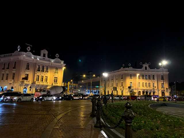 Plaza Dos de Mayo in Lima