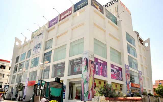 famous shopping malls in Udaipur