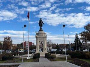 Ataturk Heykeli Konya
