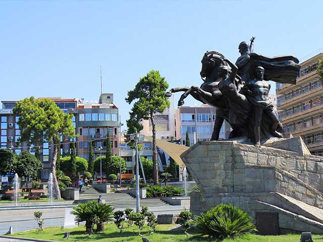 Ataturk Heykeli Konya