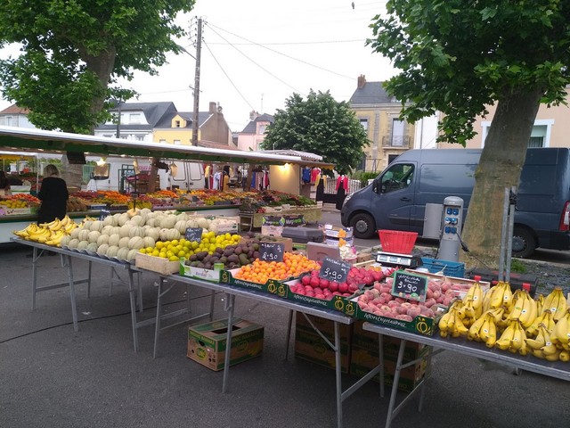 Basse Indre Market in Nantes