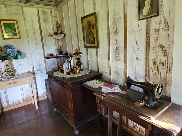 Hawaiis Plantation Village Museum Honolulu
