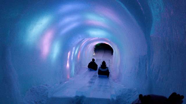 Ice Castles Park in Minneapolis