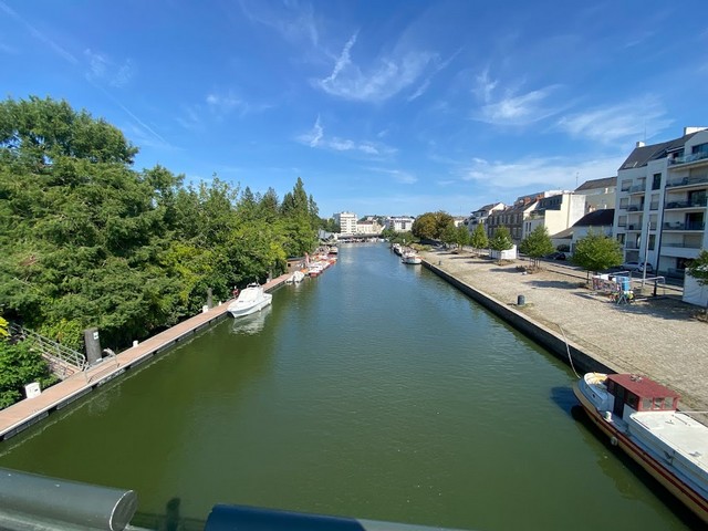 Iie de Versailles Park in Nantes