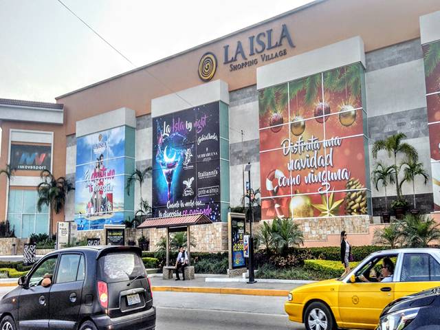 shopping malls in Puerto Vallarta