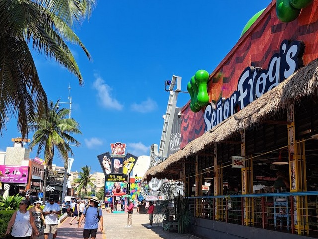 Playa Delfines in Cancun