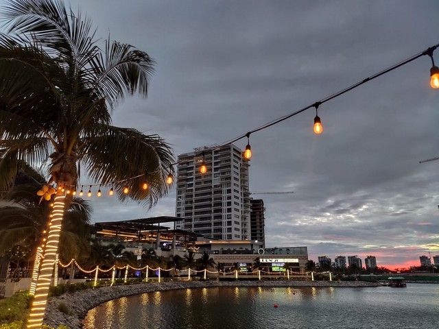 shopping mall in Cancun Mexico