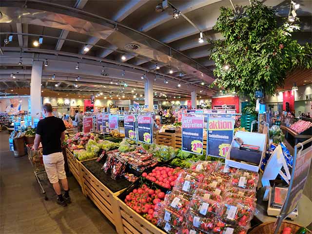 shopping malls in Linz