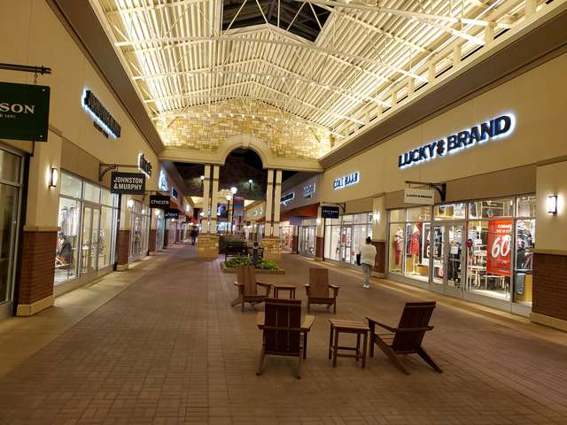 Twin Cities Premium Outlets Minneapolis