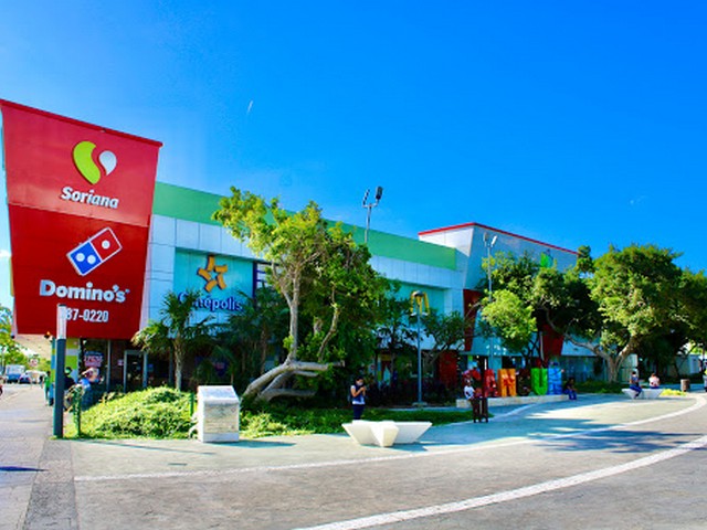 best shopping malls in Cancun