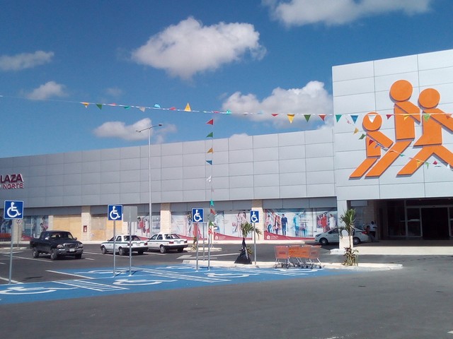 Cancun shopping malls