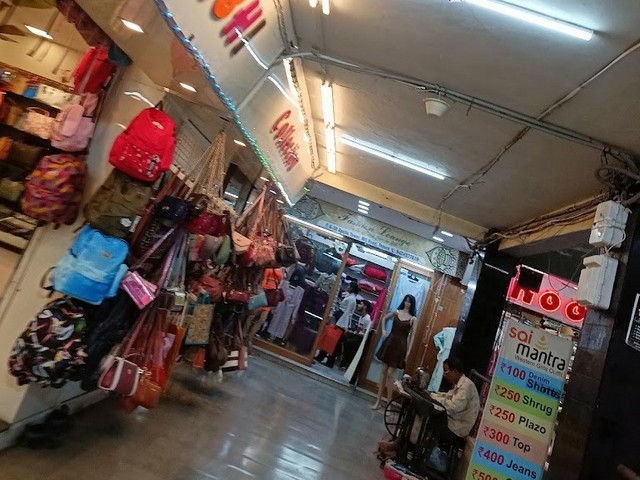 Apollo Market in Indore