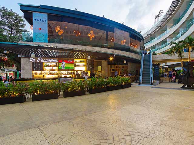 Playa del Carmen shopping centers