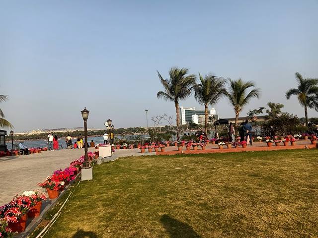 famous parks in Kolkata