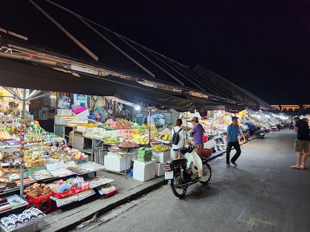 Hoi An Market Da Nang