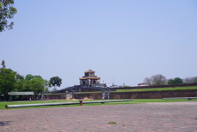 Meridian Gate Hue