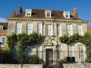 Mompesson Palace Salisbury - Salisbury landmarks