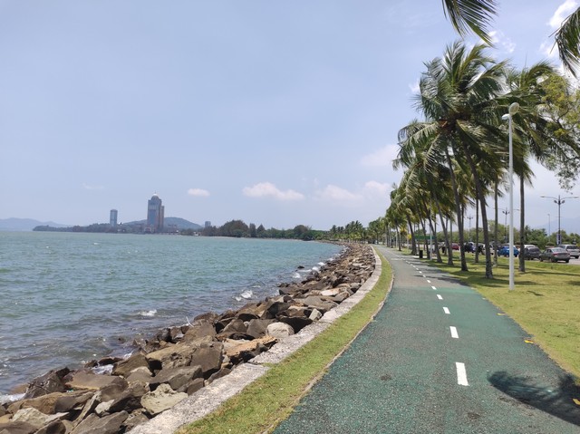 Taman Awam Teluk Likas Kota Kinabalu