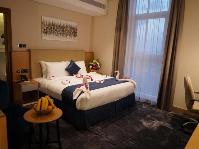 list of 5 star hotels in Sharjah