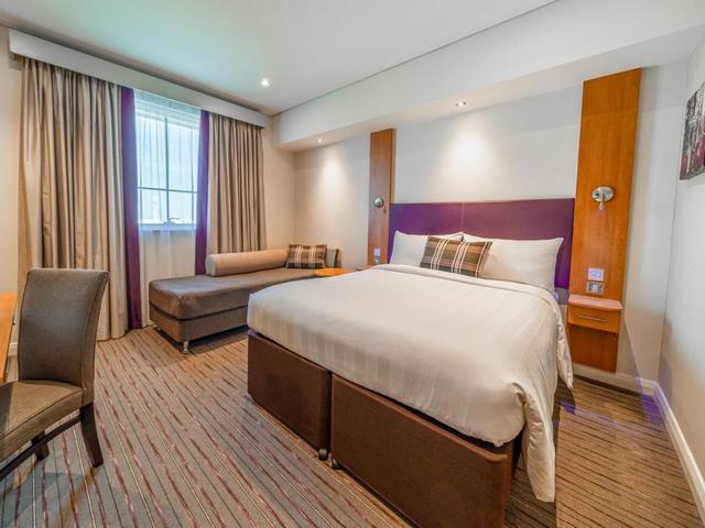 best beach hotels Dubai