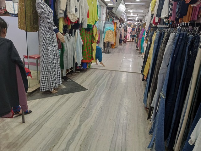 best cloth market in Indore