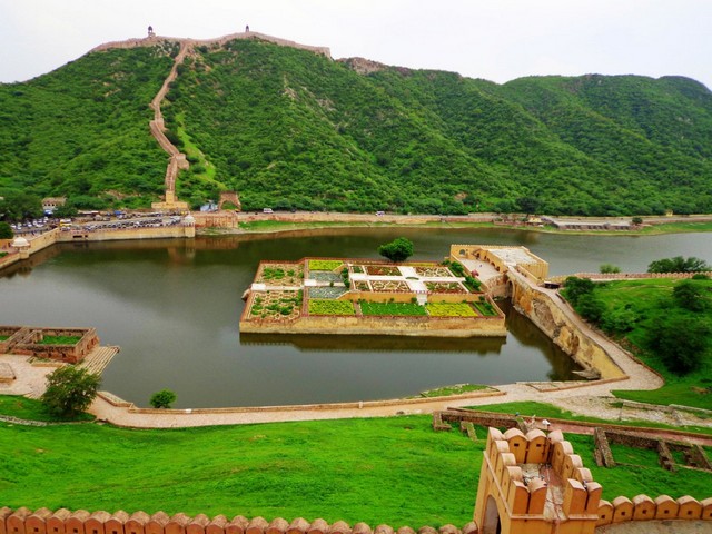 Famous lakes in Jaipur